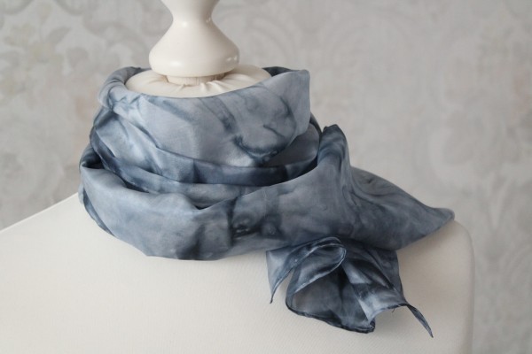 Seidenschal Farbgeflüster Gletscher Blau Handarbeit Unikat