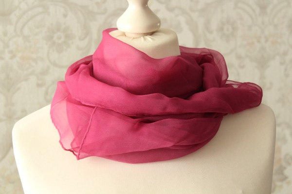 rosa Tuch aus Seiden Chiffon Seidentuch handgefärbt
