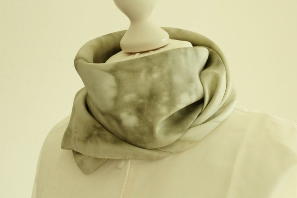 Tuch aus Seide Olive Seidentuch 90 cm handbemalt
