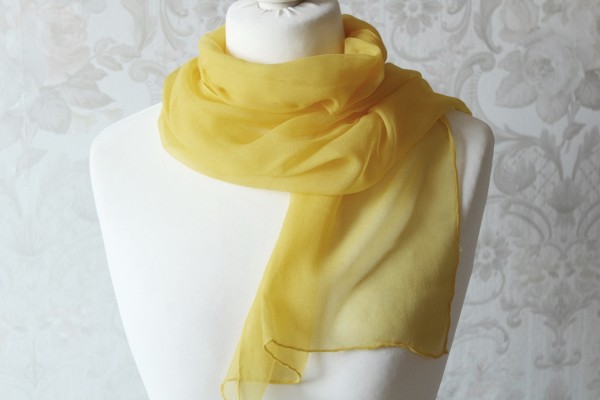 Schal aus Seiden Chiffon gelb hauchzartes Seidentuch