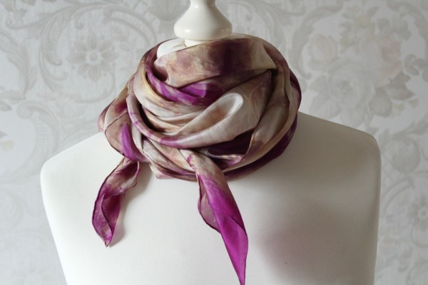 Seidentuch Fantasie in goldbeige lilaTuch Handarbeit