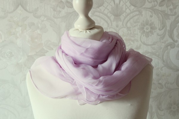 extra großer Schal violett Chiffon Seide Handarbeit