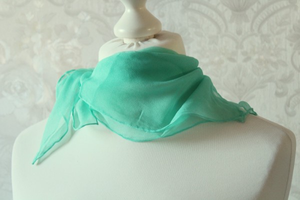kleines grünes Tuch aus Seide Chiffon Nicki Seidentuch