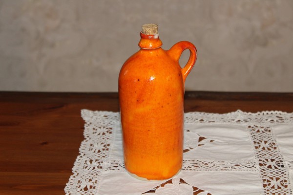 orange Flasche gerade Form getöpfert Keramik Töpferei