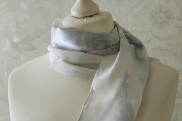schmaler Schal Satin Seide pastell flieder Seidenschal Handarbeit
