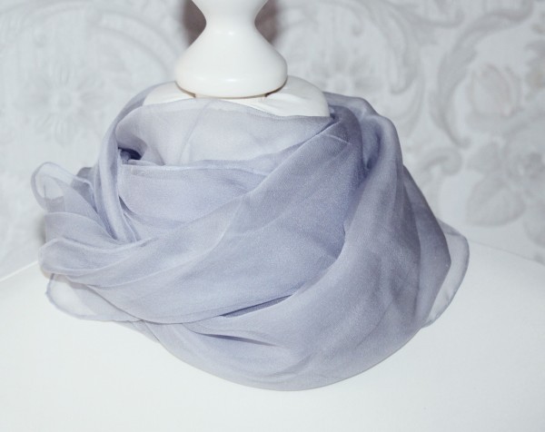 Hellblaues Tuch aus Seiden Chiffon hauchzartes Seidentuch