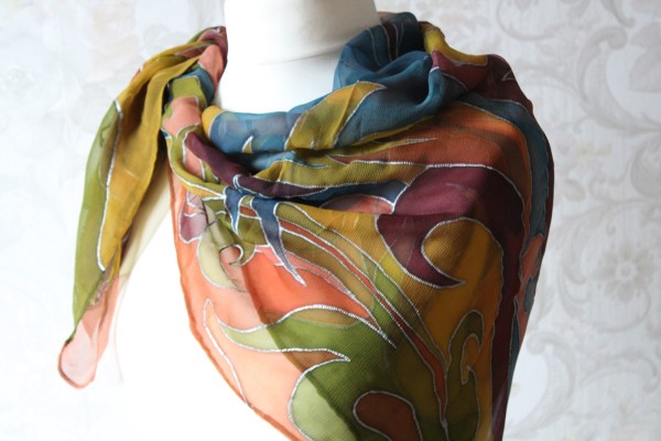 buntes Seidentuch Ornamente handbemalt Chiffon Seide Einzelstück