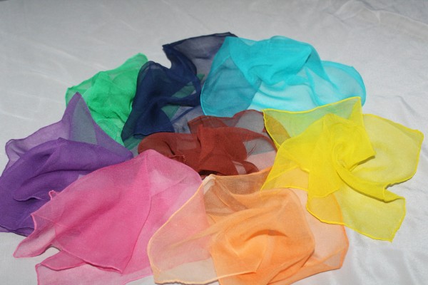 8 bunte Seidentücher Set Kreativ Mini Spieltuch aus Chiffon Seide