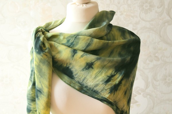 Seidentuch Sinfonie in grün großes Tuch aus Seide Handarbeit