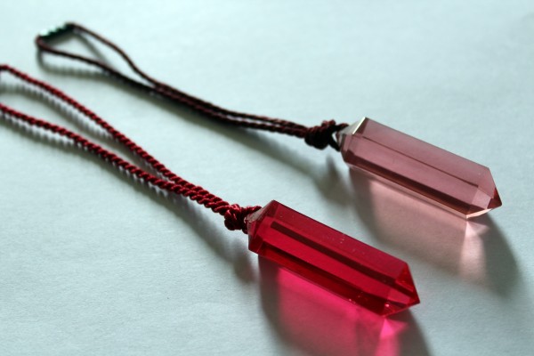 Deko Anhänger Kristall rot oder rosa Gardinenschmuck