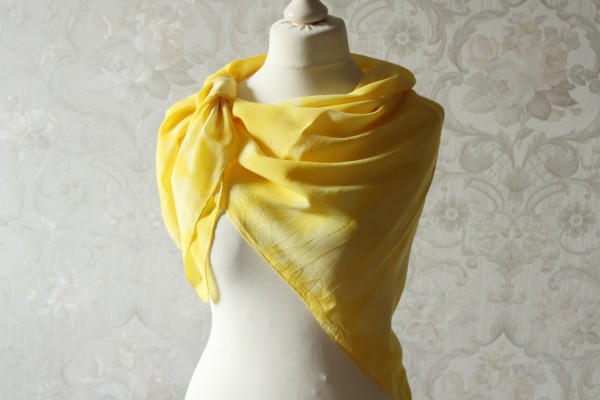 gelbes Seidentuch Sinfonie großes Tuch aus Seide Handarbeit