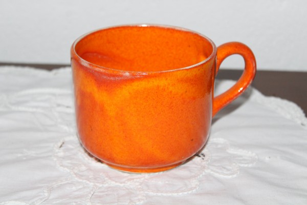 große Tasse orange Keramik getöpfert Kaffeepott Teepott