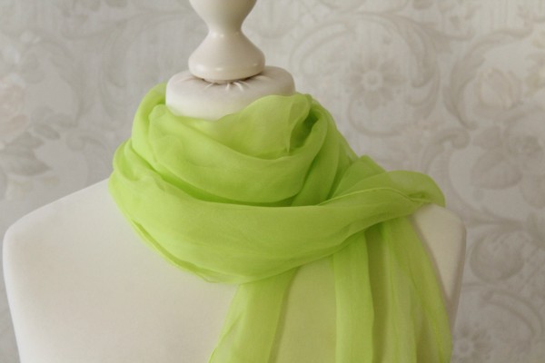 gelbgrüner Schal Chiffon Seide Seidenschal Handarbeit