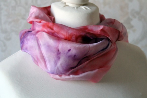 Schal Seidenschal Farbgeflüster in lila und rot Handarbeit