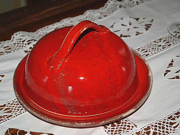 rote Käseglocke groß aus der Keramik Serie Mohn