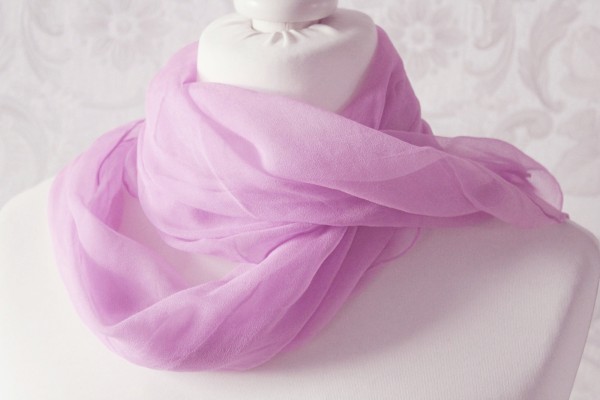 Tuch Chiffon flieder zartes Seidentuch handcoloriert