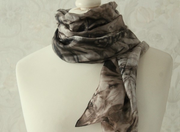 Schal aus Seide schwarz braun Seidenschal Farbgeflüster