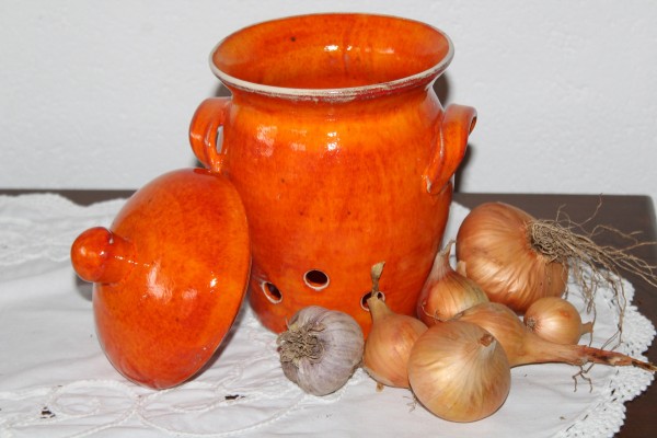 großer Zwiebeltopf orange Keramik getöpfert Vorratstopf