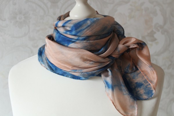 Tuch aus Seide Fantasie in blau beige Seidentuch Handarbeit