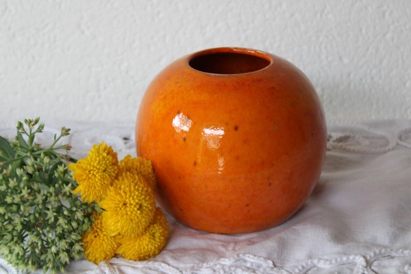 orange Kugelvase Vase aus Keramik getöpfert Handarbeit