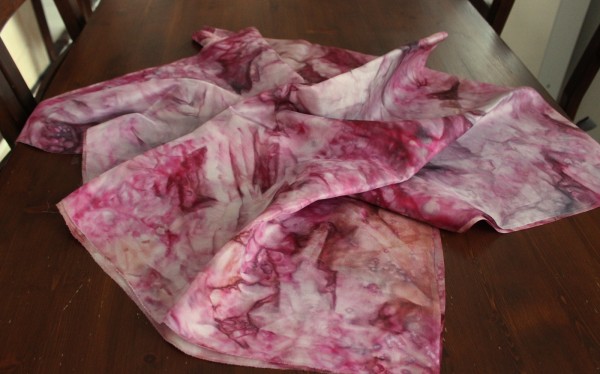 Stoff Seide 130 x 90 cm weinrot gemustert Handarbeit