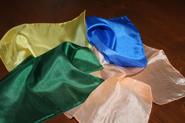 vier bunte Seidentücher Mini Spieltuch aus Seide