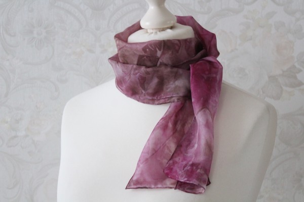 schmaler Schal aus Seide in weinrot Seidenschal Unikat