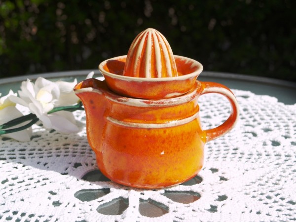 Zitruspresse orange Keramik Zitronenpresse getöpfert