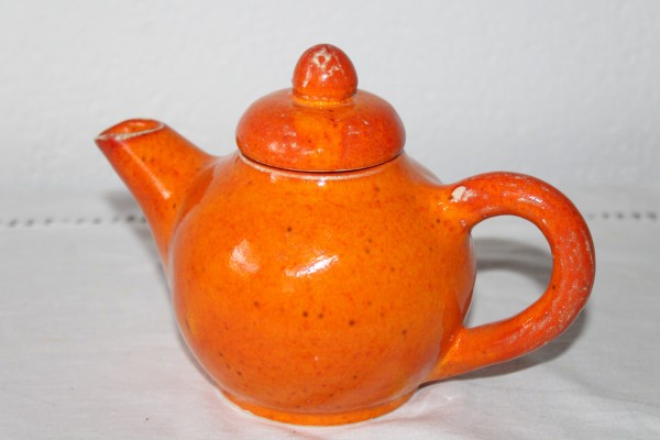 kleine Teekanne für Singles orange getöpfert