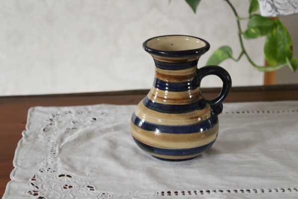 kleiner Krug Ringel Keramik aus der Töpferei Handarbeit