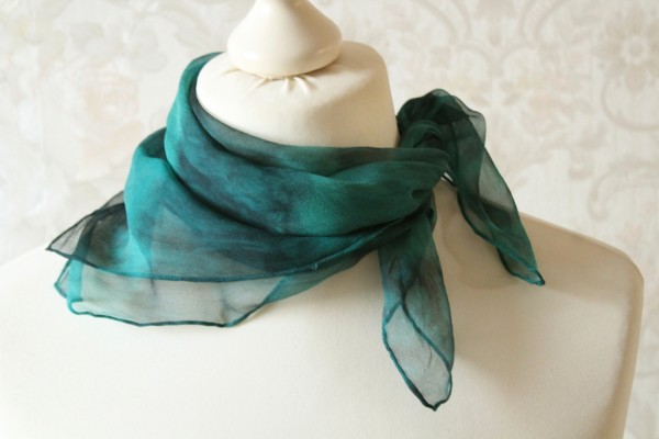 kleines Tuch aus Chiffon Seide Nicki Seidentuch grün gemustert