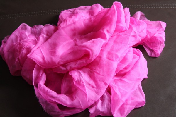 Chiffon Stoff Seide rosa 225 x 55 cm handgefärbt