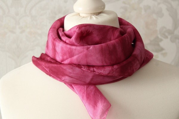 Schal aus Seide Seidenschal Farbgeflüster Pink Weinrot Handarbeit