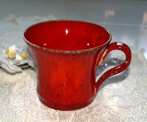rote Tasse Pott sehr groß getöpferter Kaffeepott Teepott