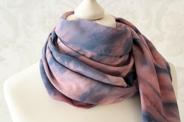 Seidentuch Sinfonie blau rosaTuch aus Seide Handarbeit