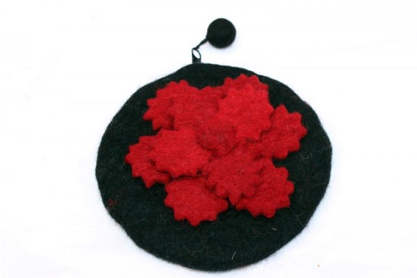 runde Tasche aus Filz schwarz rot Portemonnaie