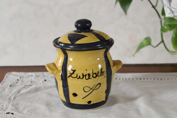 Zwiebeltopf Tontopf für Zwiebeln Keramik aus der Töpferei