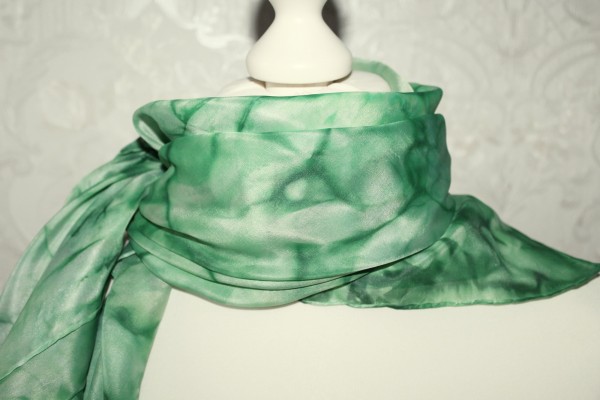grünes Tuch Seide Seidentuch Farbgeflüster Handarbeit