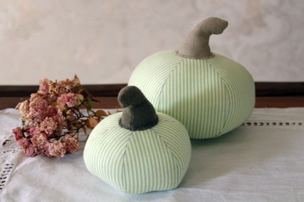 Kürbis 2 Stück genäht Dekoration Mitbringsel Geschenk Handarbeit